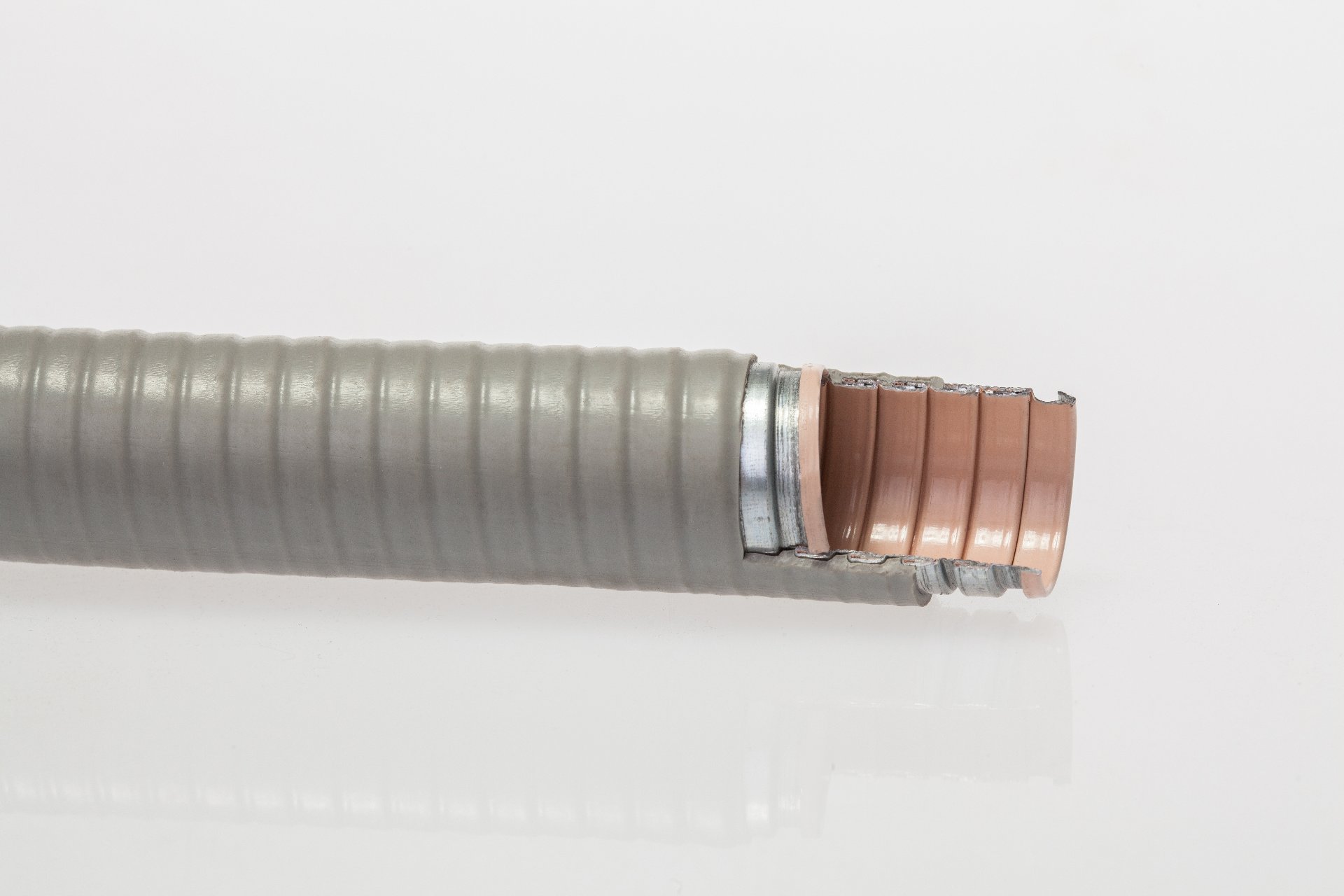KJG-WVH(KVZ) 无卤防水型可弯曲金属导管 — 三层结构（PE外层+镀锌钢带中层+粉末涂料内层）